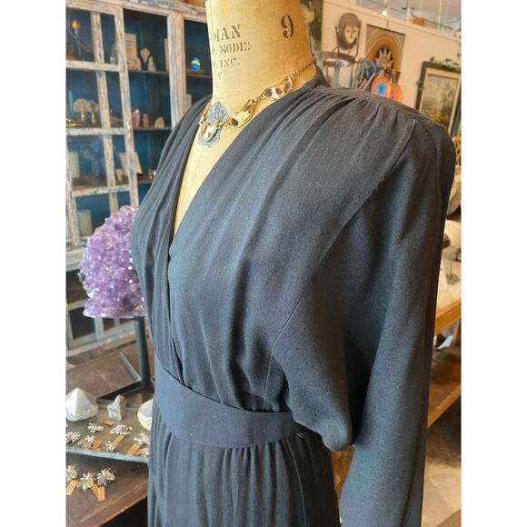 vtg 1980s black rayon dress with batwing sleeves and asymmetrical, 80s does 40s - Picture 6 of 9
